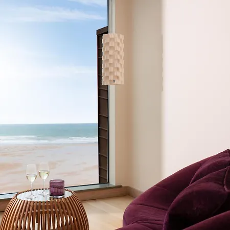Scarlet Mawgan Porth
