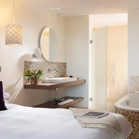 Scarlet 4* Mawgan Porth