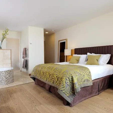 Scarlet Hotel 4*